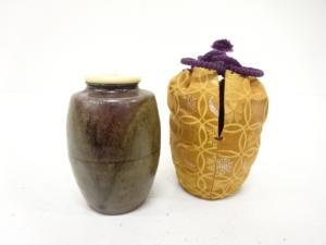 作家物　肩衝茶入（保護箱付）